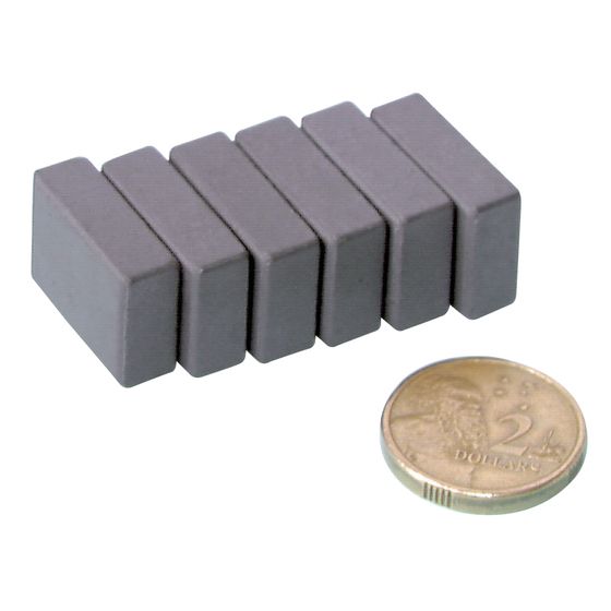 Jaycar Ferrite Magnets – Pack of 6 (20 × 15 × 5mm)