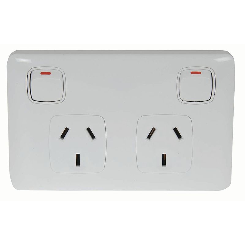 240V Line Mains Power Plug | Jaycar Australia