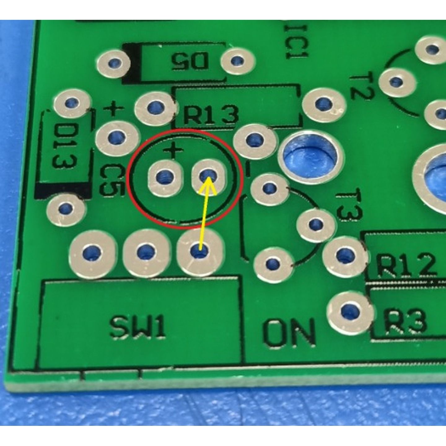 Duinotech Learn to Solder Kit - Build a 3D Traffic Light